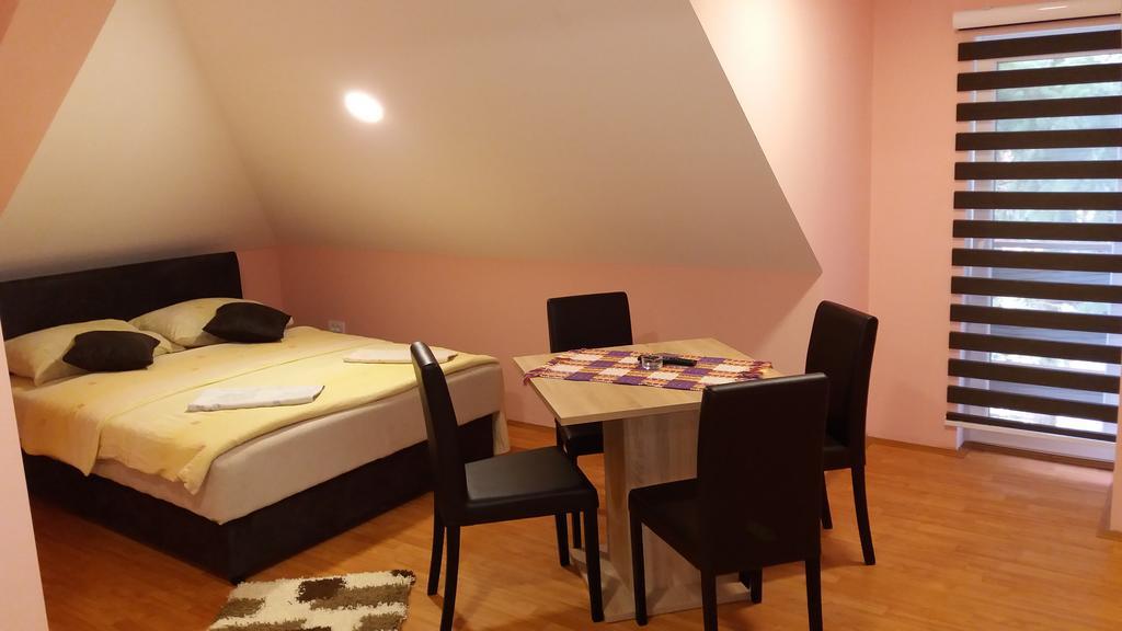 Apartmani Knezevic 兹拉蒂博尔 外观 照片