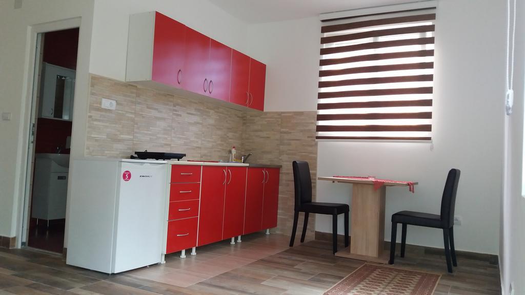 Apartmani Knezevic 兹拉蒂博尔 外观 照片
