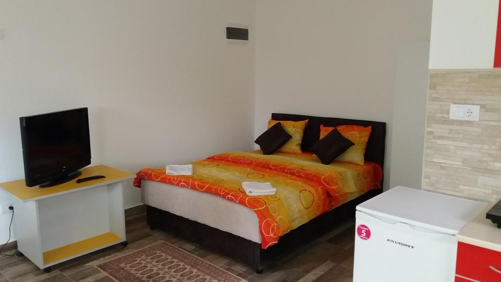 Apartmani Knezevic 兹拉蒂博尔 外观 照片