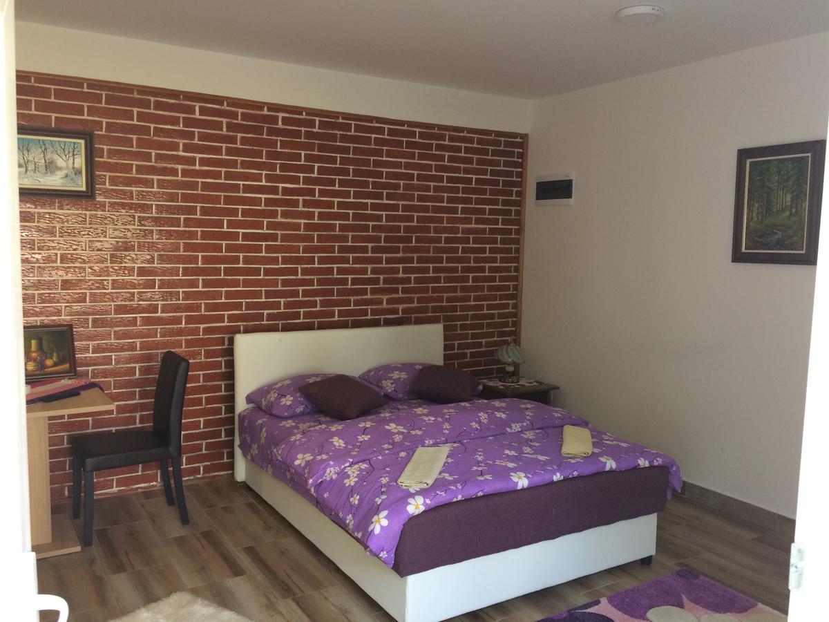 Apartmani Knezevic 兹拉蒂博尔 外观 照片